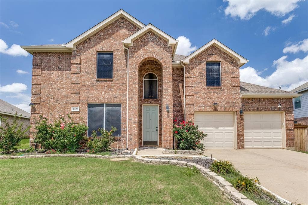 2501 Great Bear Lane, Denton, TX 76210
