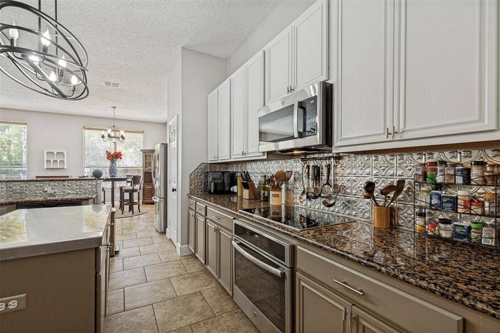 2501 Great Bear Lane, Denton, TX 76210