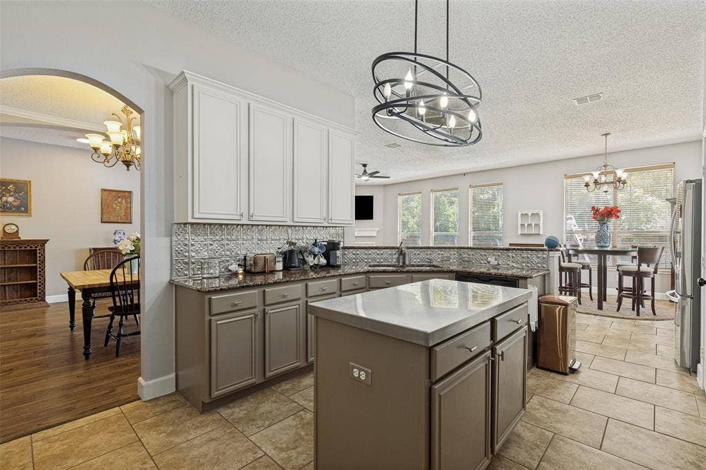 2501 Great Bear Lane, Denton, TX 76210