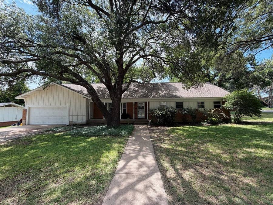 Property photo for 3100 Cortez Drive, Fort Worth, TX