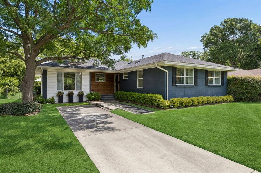 Property photo for 806 Nottingham Drive, Richardson, TX