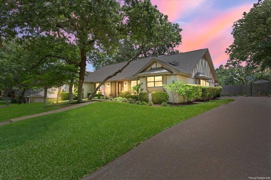 Property photo for 12000 Sandalwood Drive, Woodway, TX