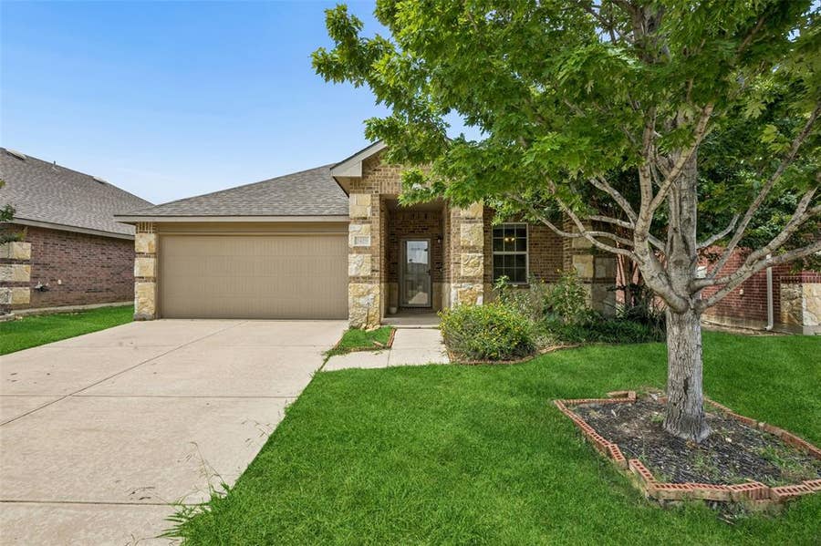 Property photo for 2429 Clairborne Drive, Fort Worth, TX
