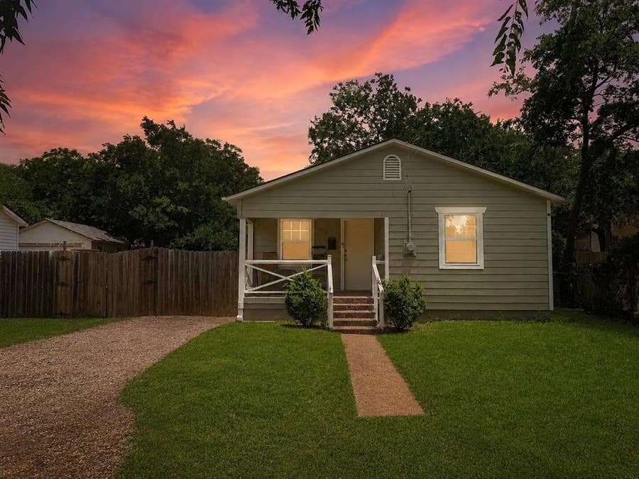 Property photo for 814 Avenue C, Duncanville, TX
