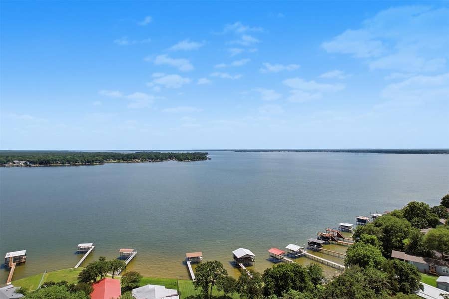Property photo for 222 Wedgewood Drive, Mabank, TX