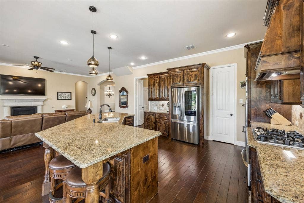 6008 The Resort Boulevard, Fort Worth, TX 76179 6008 The Resort Boulevard, Fort Worth, TX 76179