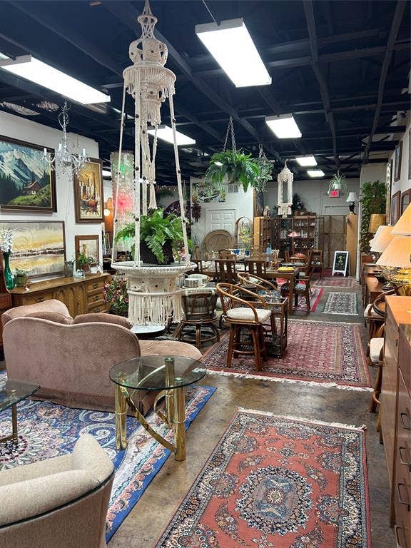 347 N Cherry Lane, #349A & B, White Settlement, TX 76108 Showroom-Vintage Store