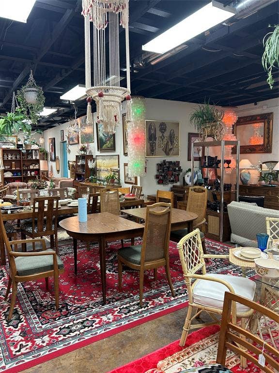 347 N Cherry Lane, #349A & B, White Settlement, TX 76108 Showroom-Vintage Store