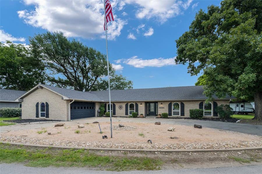 Property photo for 18341 Shore Drive, Kemp, TX