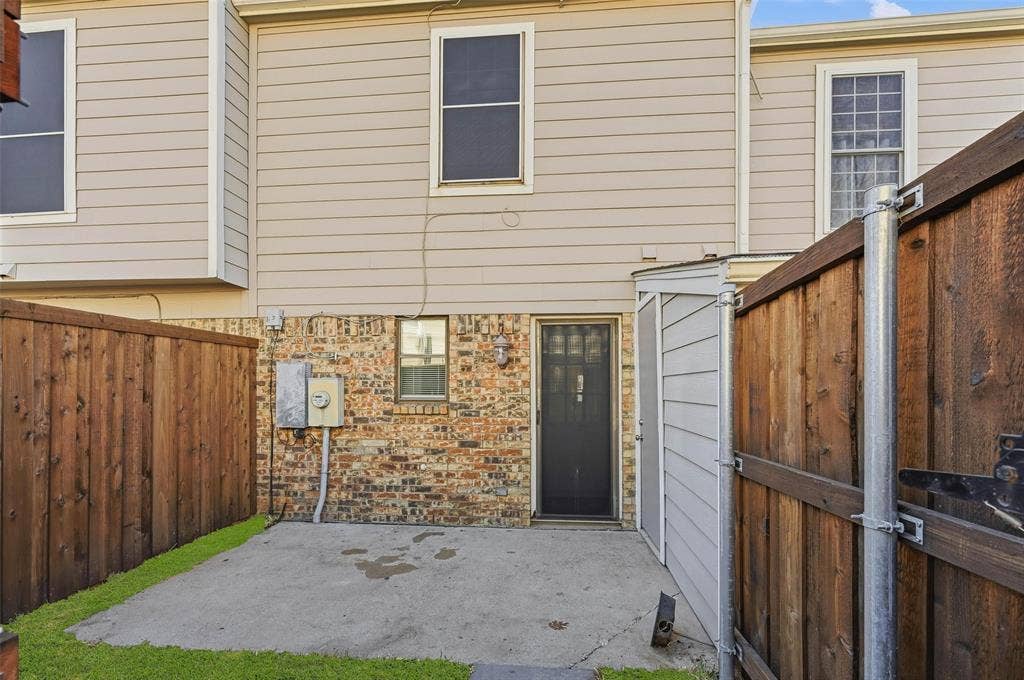 73 Winchester Drive, Euless, TX 76039 73 Winchester Drive, Euless, TX 76039