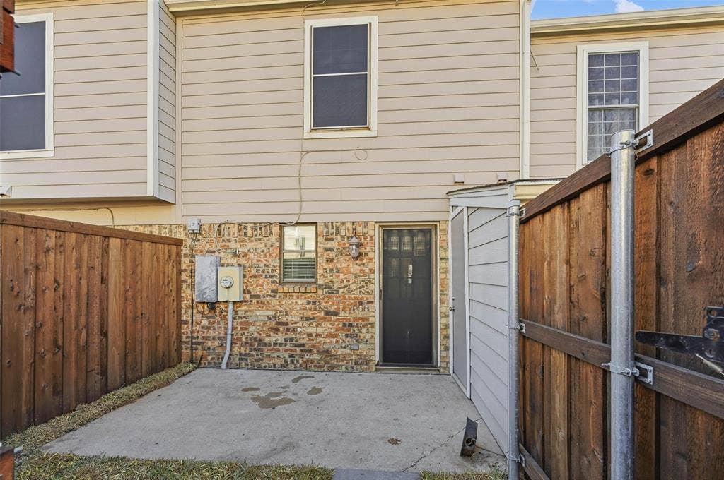 73 Winchester Drive, Euless, TX 76039 73 Winchester Drive, Euless, TX 76039