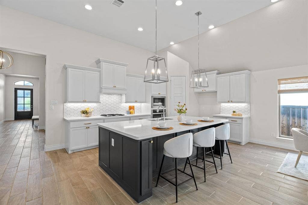 908 Quail Hollow Avenue, Denton, TX 76210 908 Quail Hollow Avenue, Denton, TX 76210