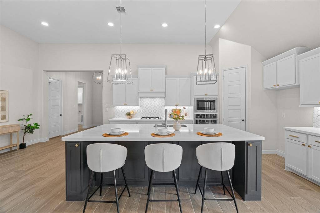908 Quail Hollow Avenue, Denton, TX 76210 908 Quail Hollow Avenue, Denton, TX 76210