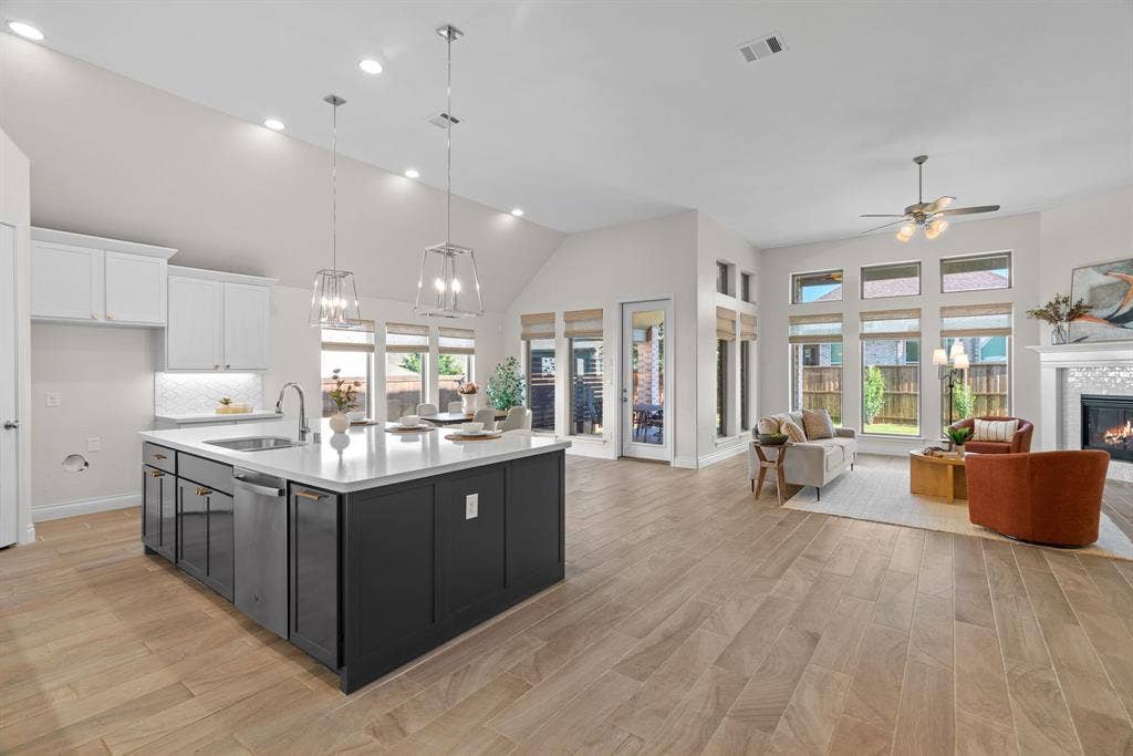 908 Quail Hollow Avenue, Denton, TX 76210 908 Quail Hollow Avenue, Denton, TX 76210