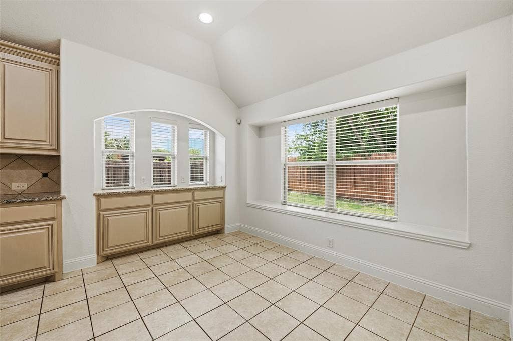 Eat in kitchen with large breakfast nook