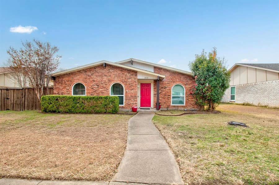 Property photo for 2810 Landershire Lane, Garland, TX