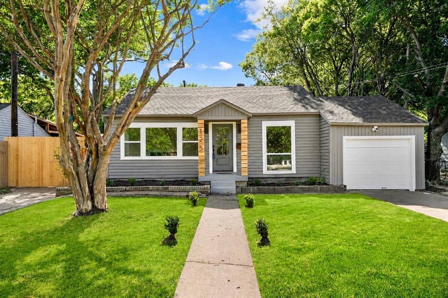 Property photo for 125 29th Street, Grand Prairie, TX