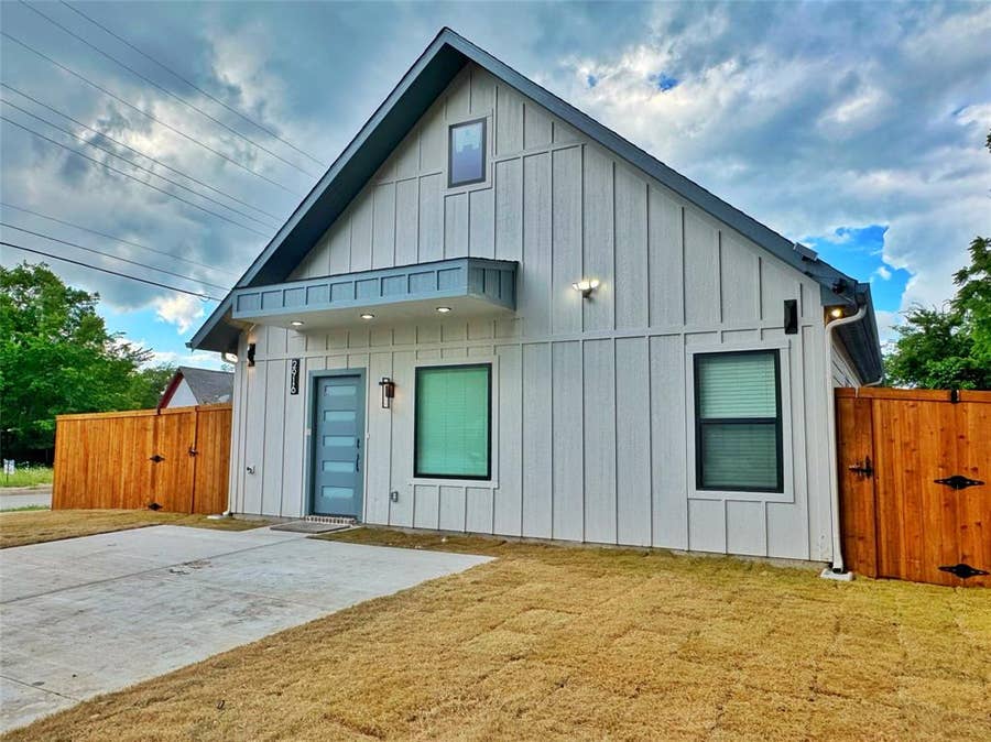 Property photo for 2916 Hemphill Street, Greenville, TX