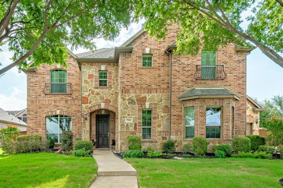 Property photo for 734 Beaver Creek Drive, Murphy, TX