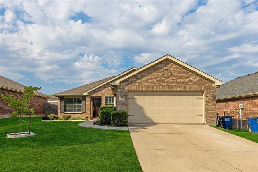 Property photo for 325 Crosscreek Drive, Princeton, TX