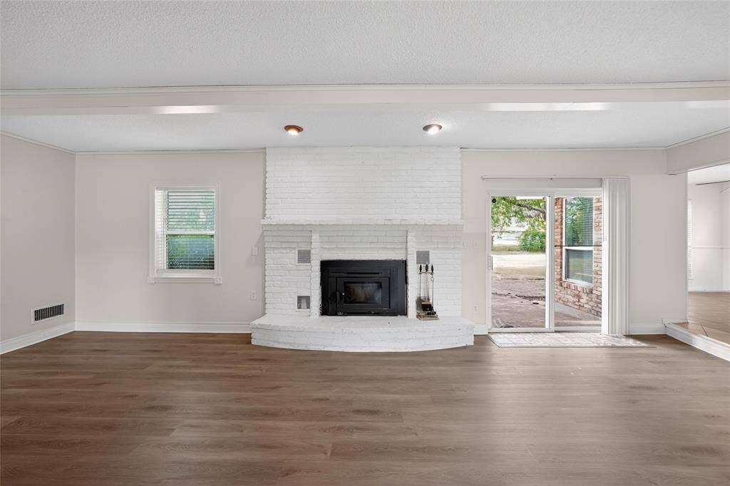 928 E Bear Creek Road, Glenn Heights, TX 75154