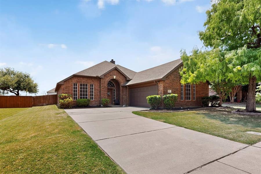 Property photo for 222 Brook Meadow Court, Midlothian, TX