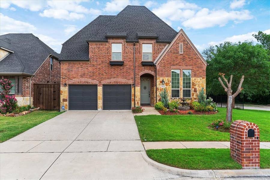Property photo for 5621 Fringetree Drive, McKinney, TX