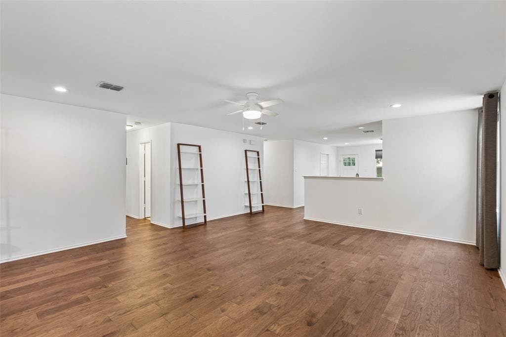 13166 Michelle Drive, Frisco, TX 75035 Light, bright and ready to move right in.