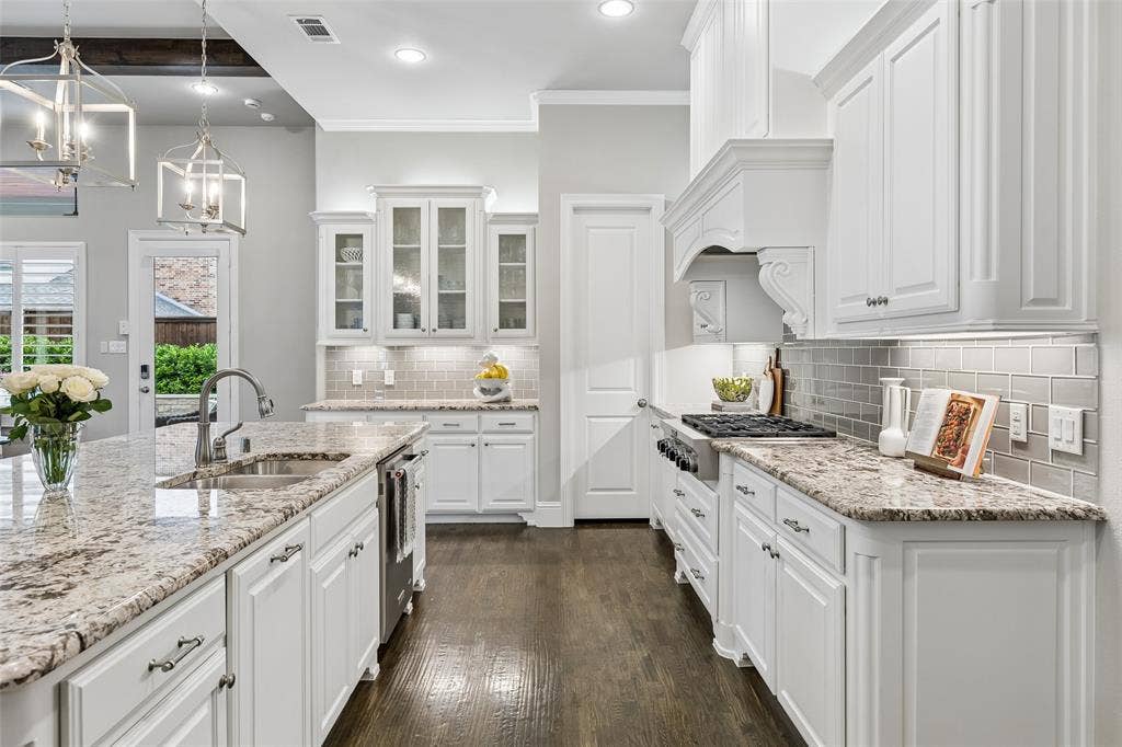 6611 Compton Court, Frisco, TX 75034 6611 Compton Court, Frisco, TX 75034