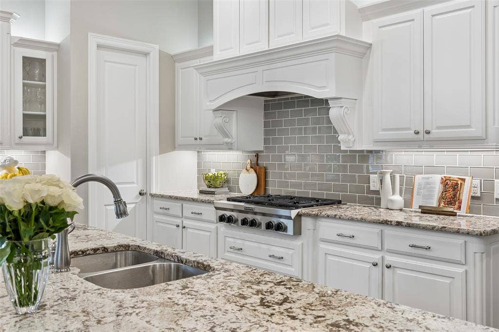 6611 Compton Court, Frisco, TX 75034 6611 Compton Court, Frisco, TX 75034