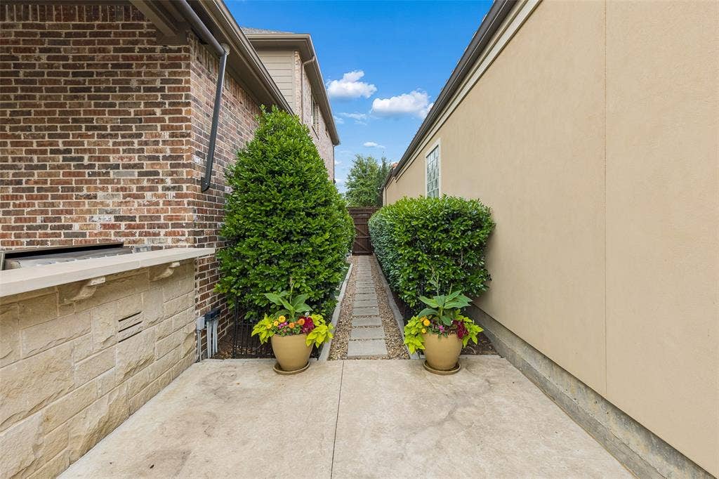 6611 Compton Court, Frisco, TX 75034 6611 Compton Court, Frisco, TX 75034