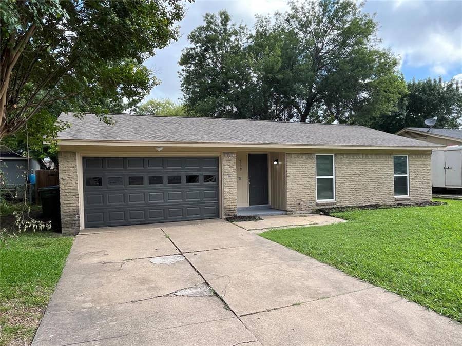 Property photo for 1009 Foxe Basin Drive, Garland, TX