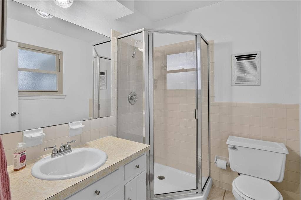 6200 Lalagray Lane, Watauga, TX 76148 6200 Lalagray Lane, Watauga, TX 76148