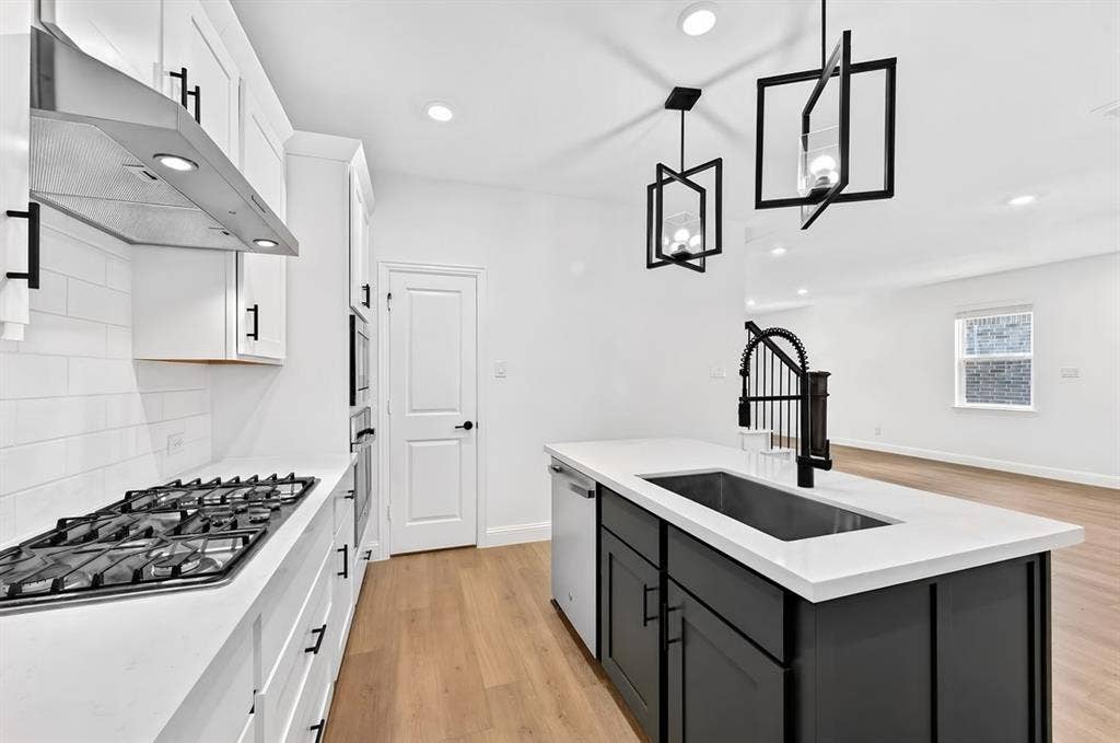 1113 Beebalm Mews ~ Ready Now!