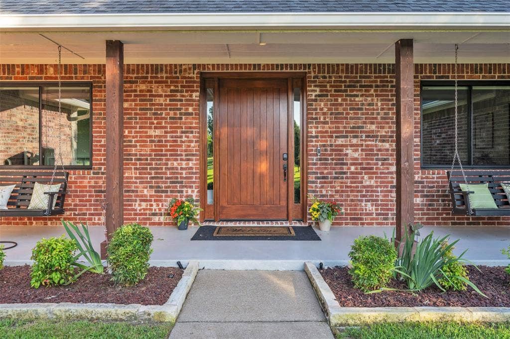 7466 Bent Trail, Mansfield, TX 76063 Extra Wide front entry door