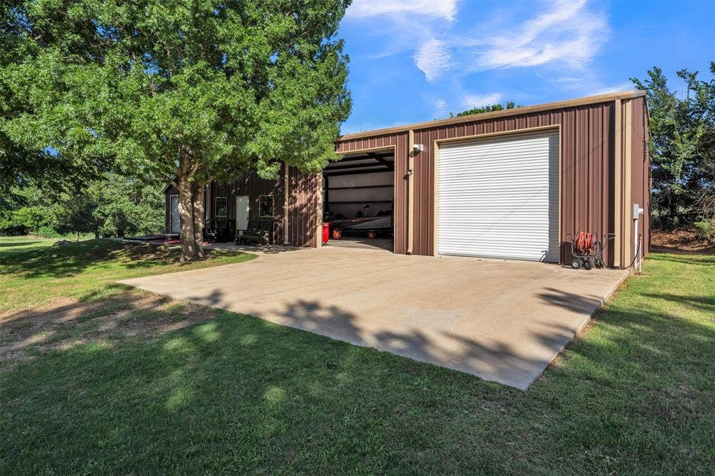 7466 Bent Trail, Mansfield, TX 76063 60X30 Metal Shop in back of property on 80X40 concrete pad