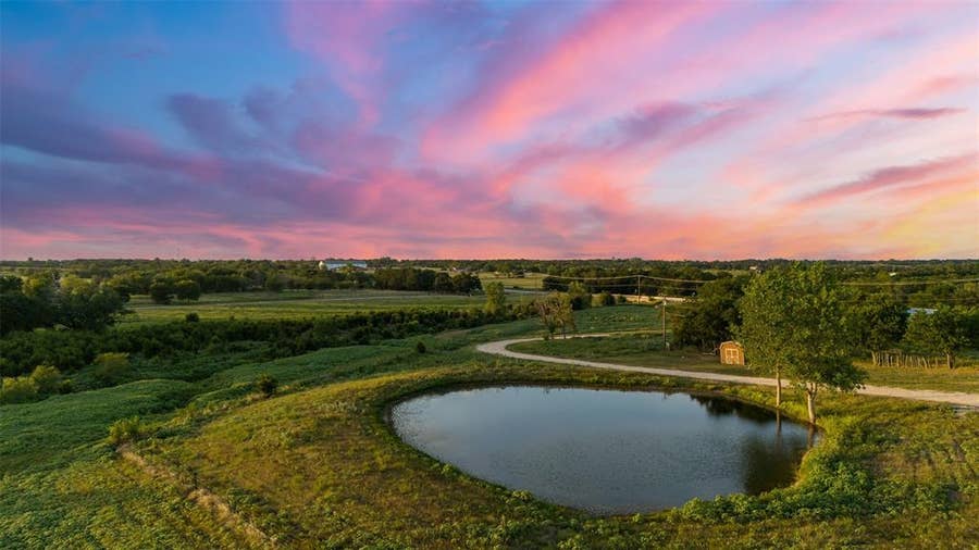 Property photo for 4864 S Hwy 77 Highway, Lorena, TX