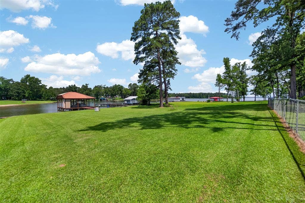 7320 Panorama Drive E, Frankston, TX 75763