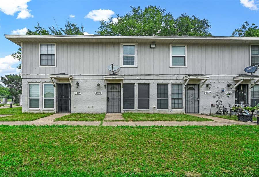 Property photo for 4921 Miller Avenue, Fort Worth, TX
