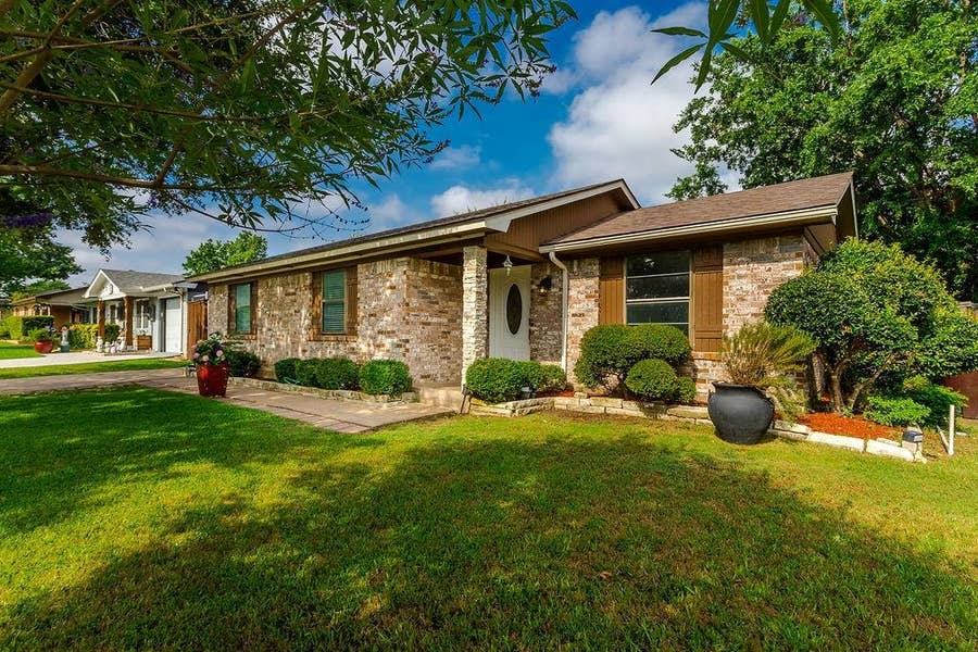 Property photo for 2709 Jasmine Lane, Plano, TX