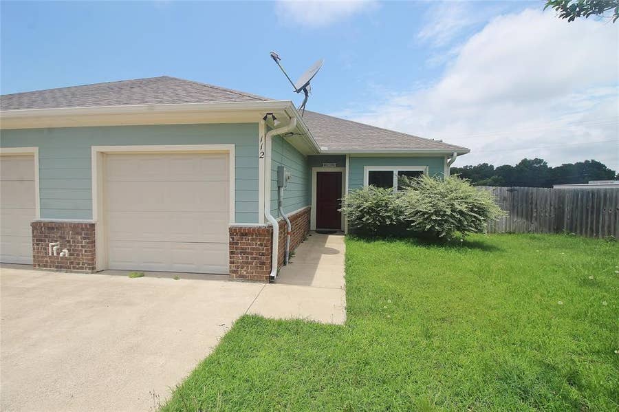 Property photo for 112 Bridle Court, Mabank, TX