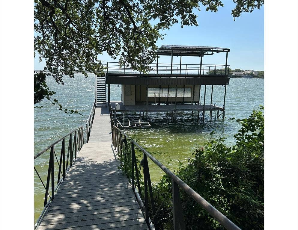 Double Decker Boat House