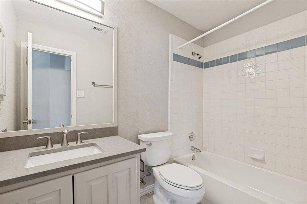 3912 Sunflower Lane, Plano, TX 75025 3912 Sunflower Lane, Plano, TX 75025
