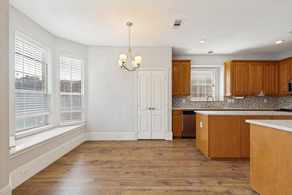3912 Sunflower Lane, Plano, TX 75025 3912 Sunflower Lane, Plano, TX 75025