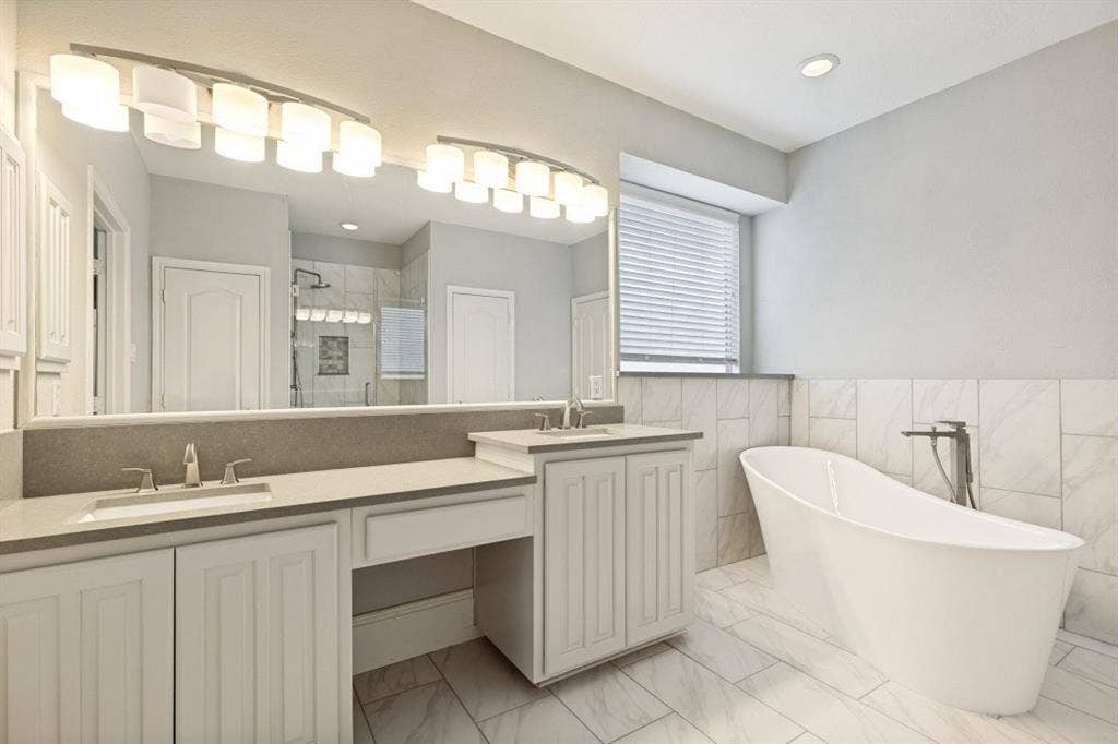 3912 Sunflower Lane, Plano, TX 75025 3912 Sunflower Lane, Plano, TX 75025