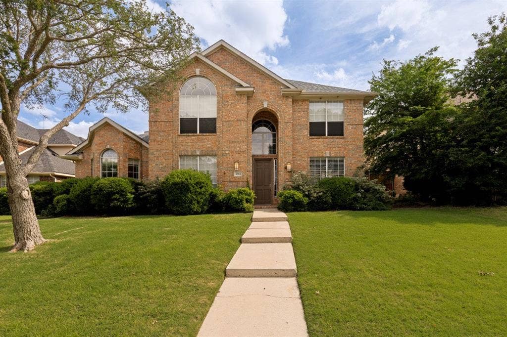 3912 Sunflower Lane, Plano, TX 75025 3912 Sunflower Lane, Plano, TX 75025