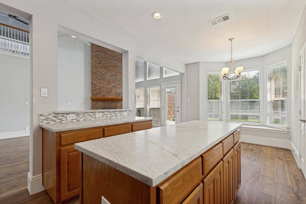 3912 Sunflower Lane, Plano, TX 75025 3912 Sunflower Lane, Plano, TX 75025