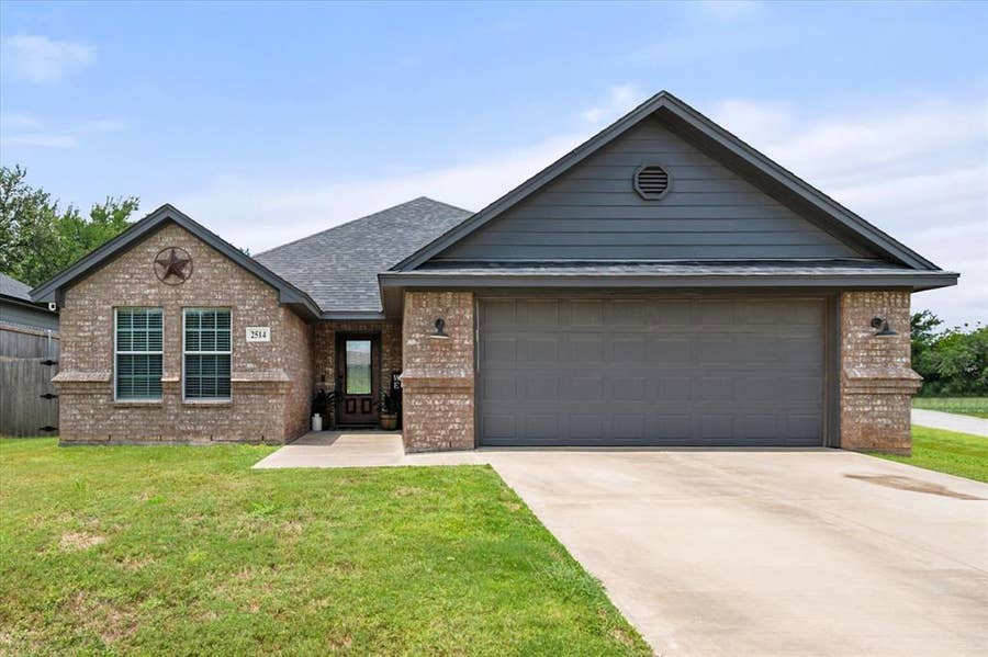 Property photo for 2514 San Gabriel Drive, Granbury, TX