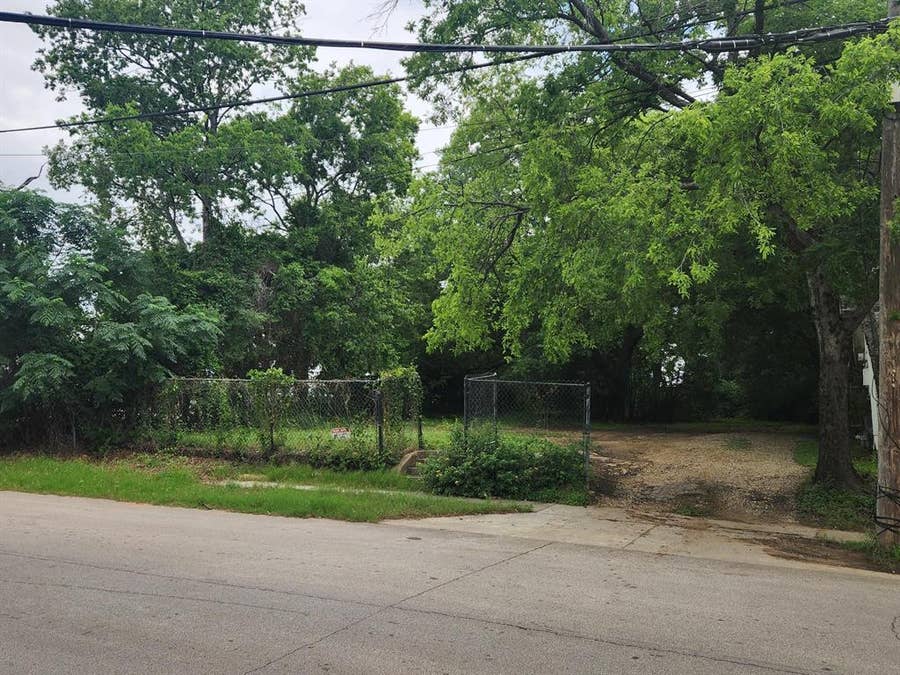 Property photo for 115 E Pembroke Avenue, Dallas, TX