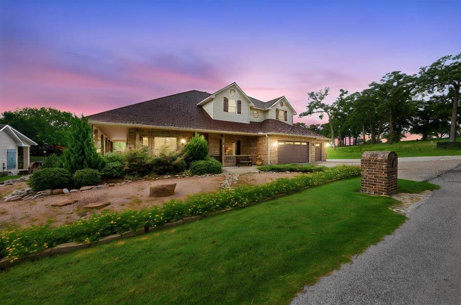 Property photo for 19022 Tennis Court Drive, Kemp, TX